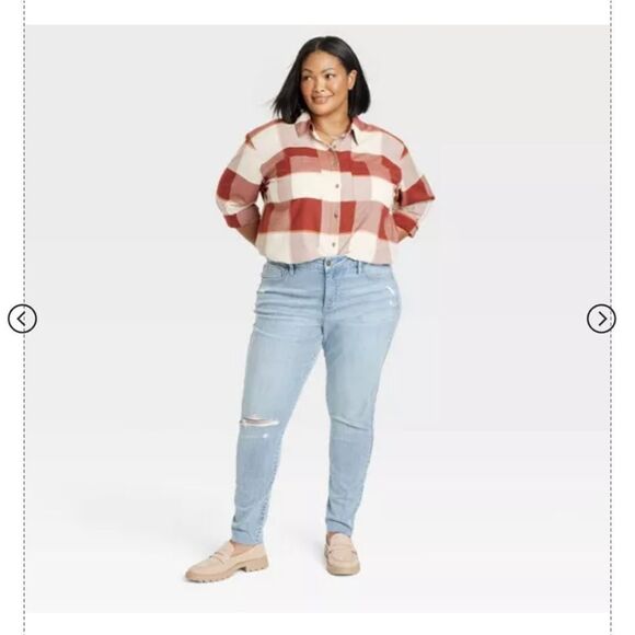 🆕👖Mid-Rise Distressed Skinny Jeans - Picture 1 of 5